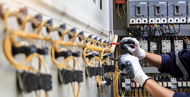 Professional Electrician technician working in Opelika, AL